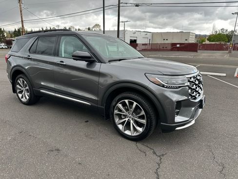 Used 2025 Ford Explorer Platinum w/ Ultimate Package AWD/4WD image 9