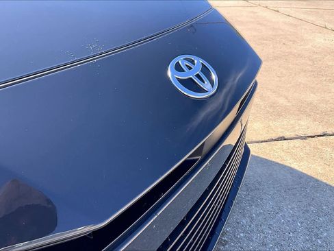 Used 2025 Toyota Camry LE image 26