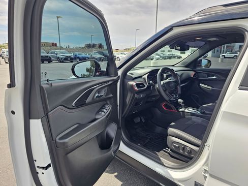 Used 2023 Chevrolet TrailBlazer RS w/ Convenience Package AWD/4WD image 18