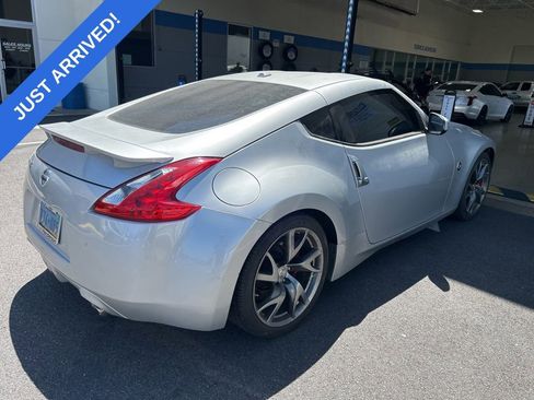 Used 2013 Nissan 370Z Touring w/ Sport Pkg RWD image 3