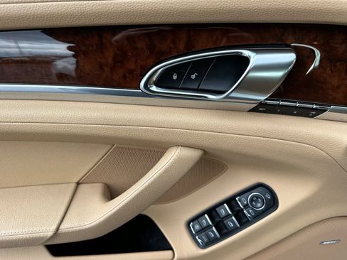 Used 2013 Porsche Panamera image 12