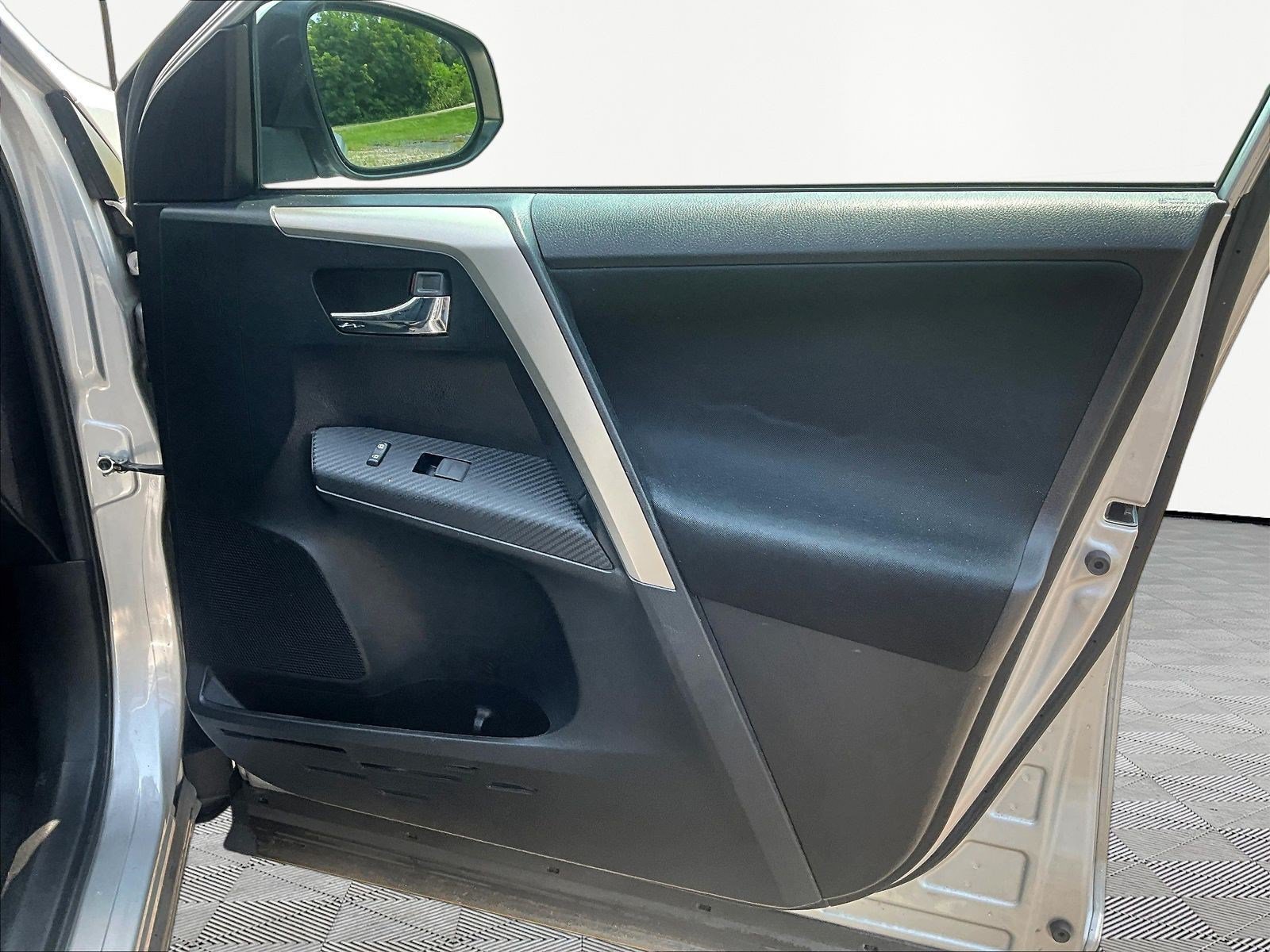 Used 2014 Toyota RAV4 XLE FWD image 27