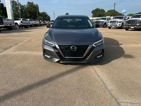 Used 2020 Nissan Sentra SR w/ Premium Package FWD image 8