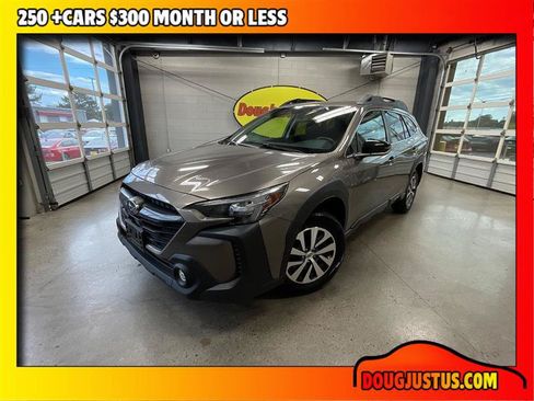 Used 2023 Subaru Outback Premium AWD/4WD image 1