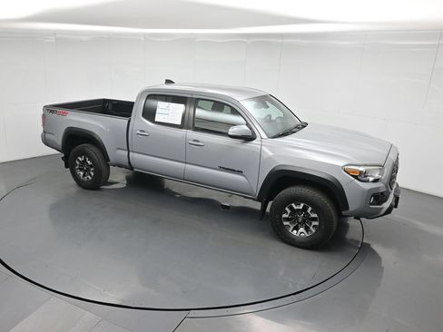 Used 2020 Toyota Tacoma TRD Off-Road w/ Technology Package AWD/4WD image 38