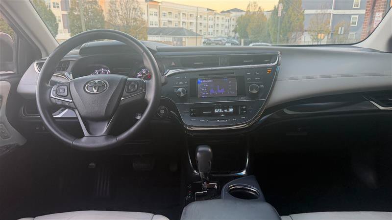 Used 2014 Toyota Avalon XLE Touring FWD image 19