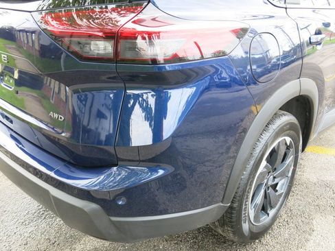 Used 2025 Nissan Rogue SV AWD/4WD image 39