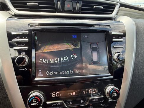 Used 2015 Nissan Murano Platinum w/ Platinum Technology Package AWD/4WD image 12