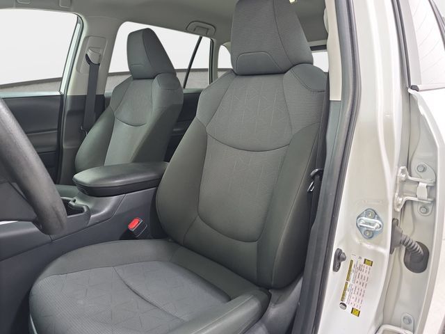 Certified 2025 Toyota RAV4 XLE AWD/4WD image 12