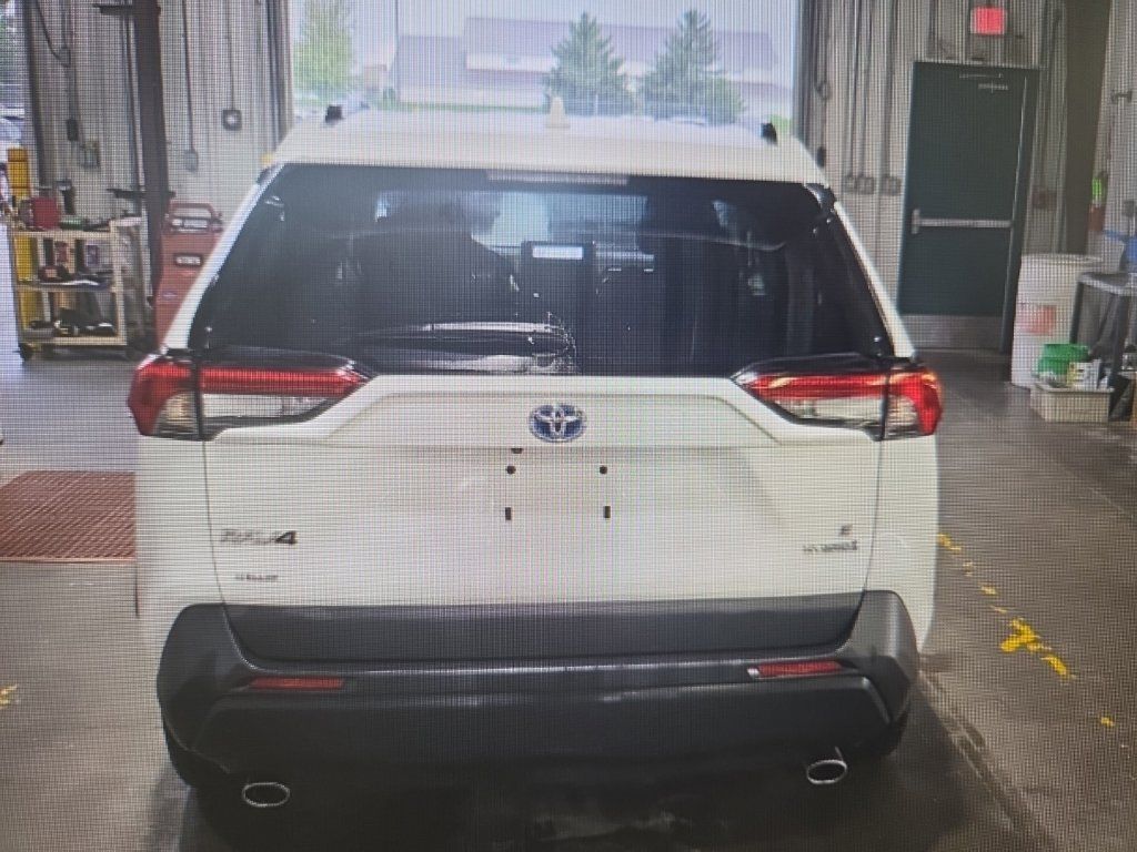 Used 2024 Toyota RAV4 XLE w/ Convenience Package AWD/4WD image 6
