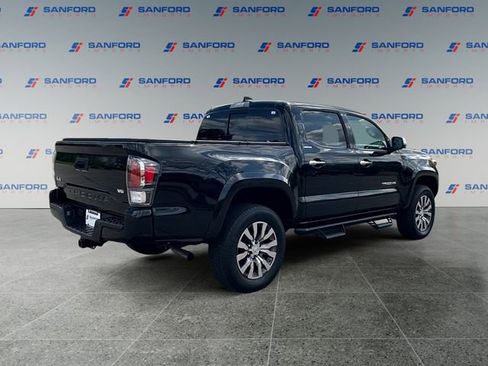 Used 2021 Toyota Tacoma Limited AWD/4WD image 5