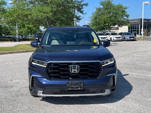 Used 2023 Honda Pilot Elite image 2