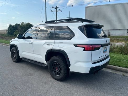 Used 2023 Toyota Sequoia TRD Pro AWD/4WD image 4