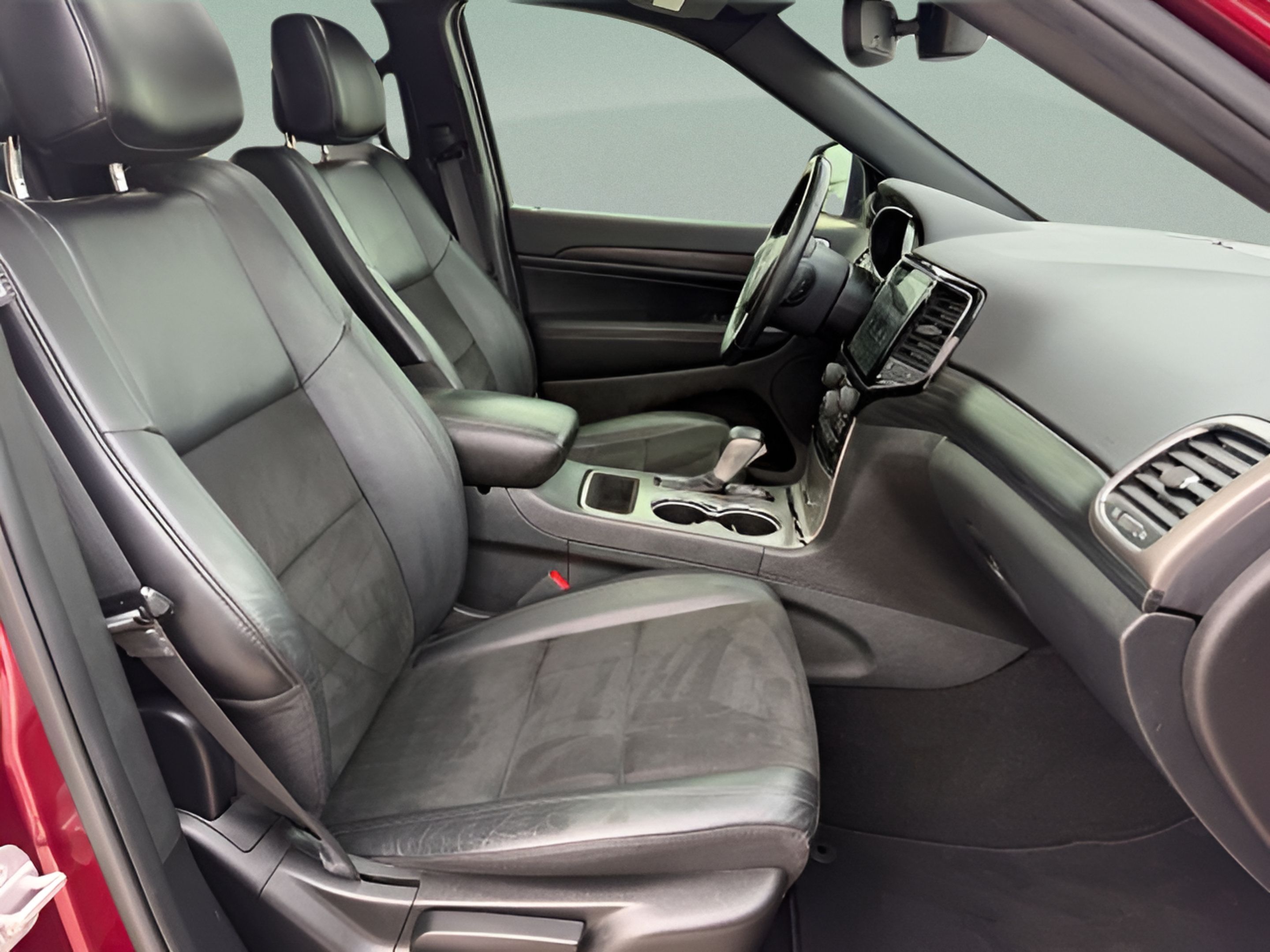 Used 2019 Jeep Grand Cherokee Altitude AWD/4WD image 28
