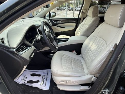Used 2023 Buick Enclave Avenir FWD image 10