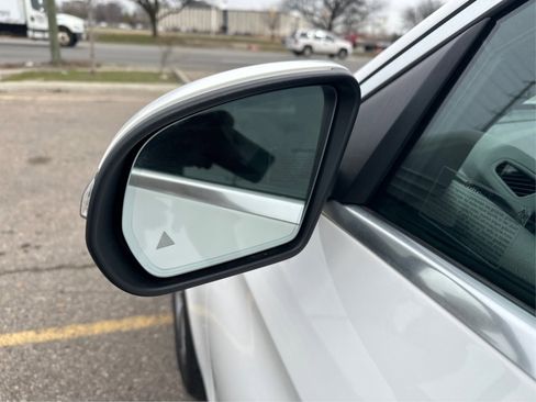 Used 2020 Mercedes-Benz GLC 300 image 23