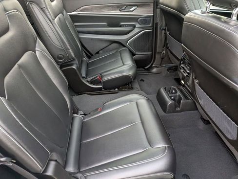Used 2023 Jeep Grand Cherokee L Limited AWD/4WD image 35