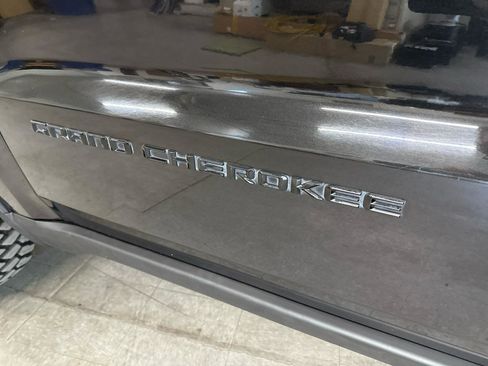 Used 2015 Jeep Grand Cherokee Altitude image 91