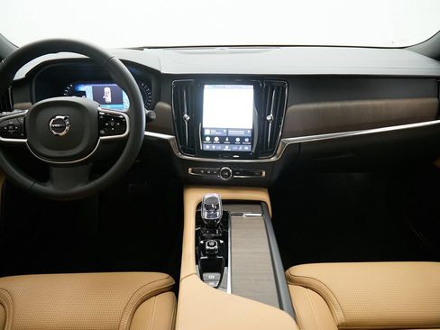 Certified 2025 Volvo V90 B6 Cross Country Ultra AWD/4WD image 27
