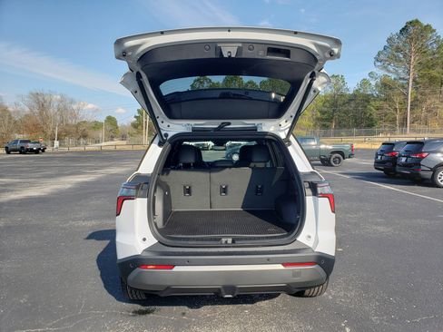 New 2026 Chevrolet Equinox LT w/ Convenience Package II image 9