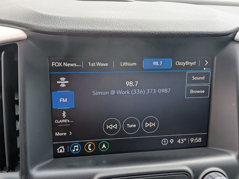 Used 2023 GMC Terrain SLT w/ Infotainment Package II image 27