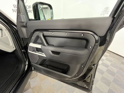 Used 2024 Land Rover Defender 110 S image 18