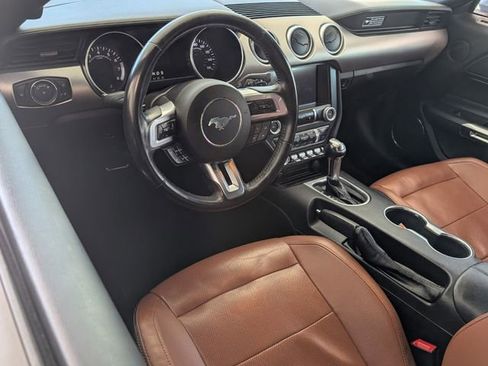 Used 2020 Ford Mustang Premium image 7