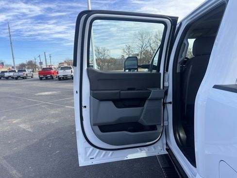 New 2026 Ford F350 XL w/ 360-Degree Camera Package image 18