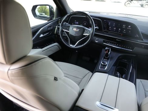 Used 2023 Cadillac Escalade ESV Sport w/ LPO, ONYX Package image 30