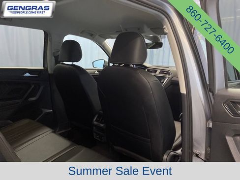 Used 2023 Volkswagen Tiguan SE AWD/4WD image 35