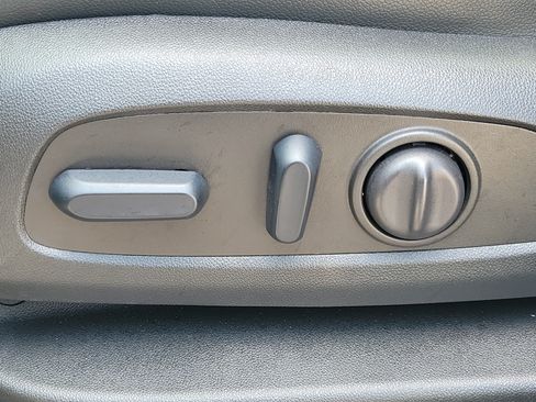 Used 2024 Chevrolet Equinox RS w/ RS Leather Package FWD image 27
