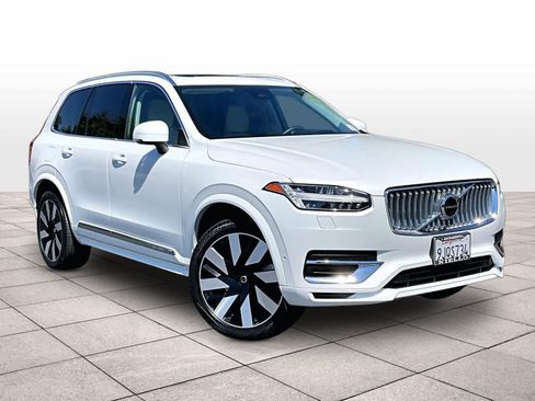 Used 2023 Volvo XC90 T8 Ultimate w/ Protection Package Premier AWD/4WD image 2