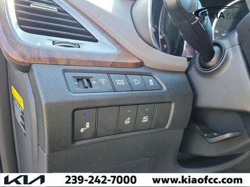 Used 2018 Hyundai Santa Fe Limited FWD image 25
