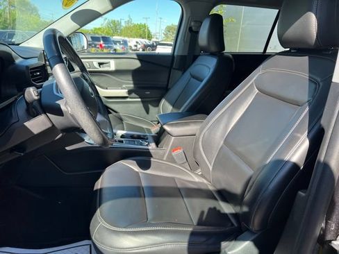 Used 2023 Ford Explorer XLT w/ Equipment Group 202A AWD/4WD image 23
