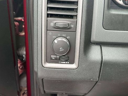 Used 2018 RAM 1500 Express w/ Express Value Package AWD/4WD image 18