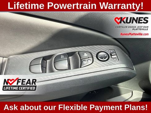 Used 2025 Nissan Altima 2.5 SV FWD image 27