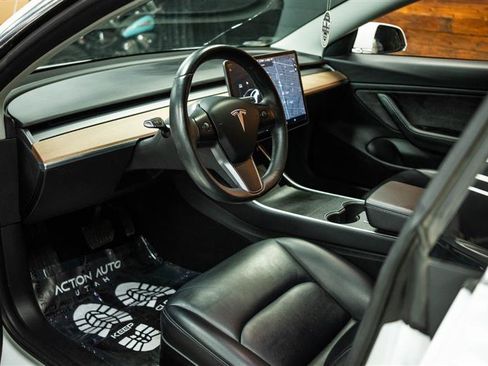 Used 2018 Tesla Model 3 Long Range image 8