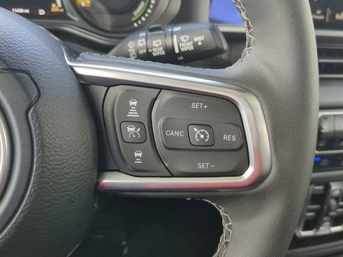 Used 2025 Jeep Wrangler Unlimited Sahara w/ Safety Group AWD/4WD image 26