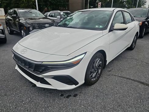 Certified 2024 Hyundai Elantra SEL FWD image 12
