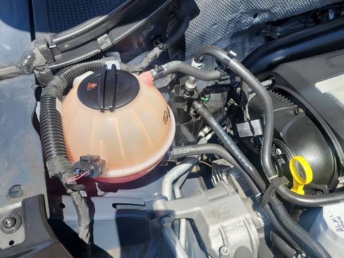 Used 2016 Volkswagen Tiguan S image 15