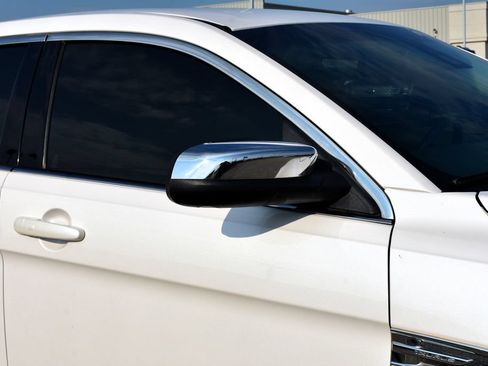 Used 2017 Ford Taurus Limited FWD image 8