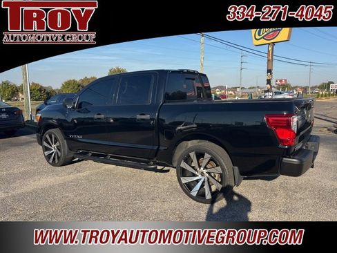 Used 2017 Nissan Titan S image 15
