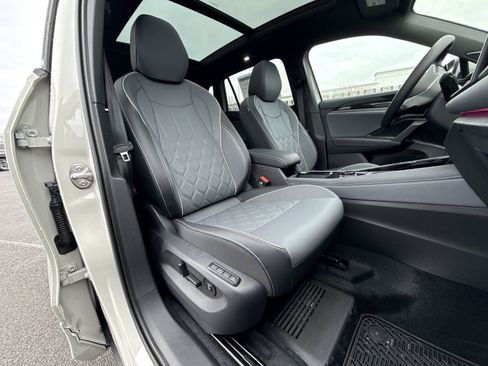 New 2026 Volkswagen Tiguan SEL R-Line image 26