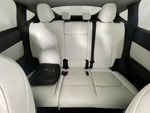 Used 2021 Tesla Model Y Long Range image 23
