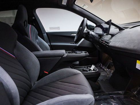 New 2026 BMW iX xDrive60 w/ M Sport Package image 18