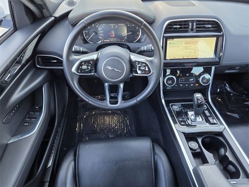 Used 2020 Jaguar XE S image 13