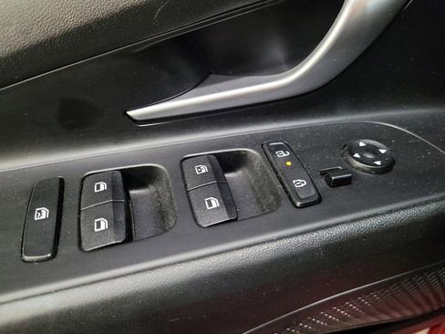 Used 2024 Hyundai Elantra SEL FWD image 27