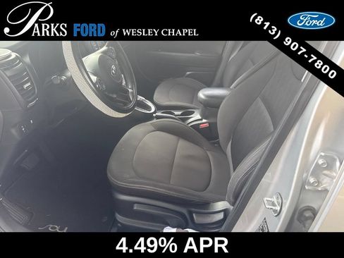 Used 2019 Kia Soul FWD image 4