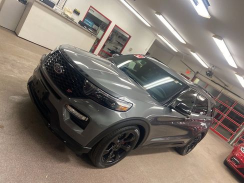 Used 2024 Ford Explorer ST w/ Equipment Group 401A image 5