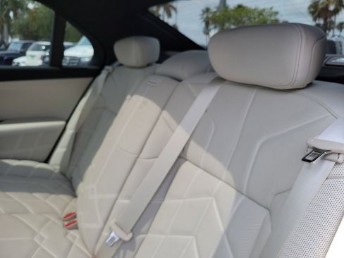 Used 2024 BMW 740i w/ Premium Package 2 RWD image 12